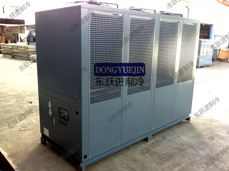 風冷箱式冷水機 風冷箱式冷水機